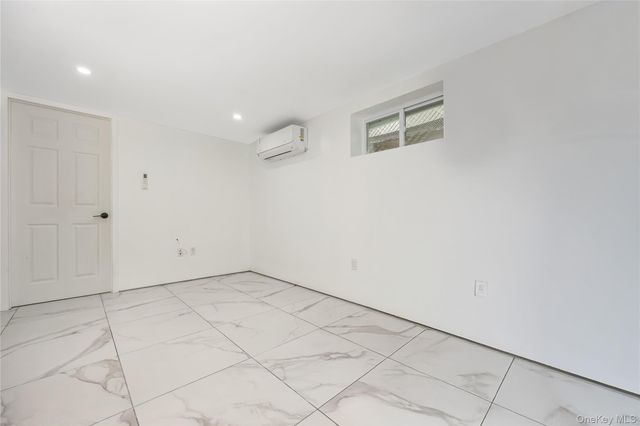22011 139th Avenue, Springfield Gardens, NY 11413