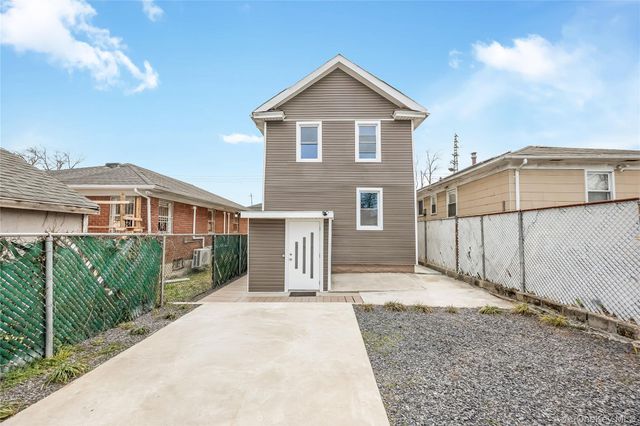 22011 139th Avenue, Springfield Gardens, NY 11413