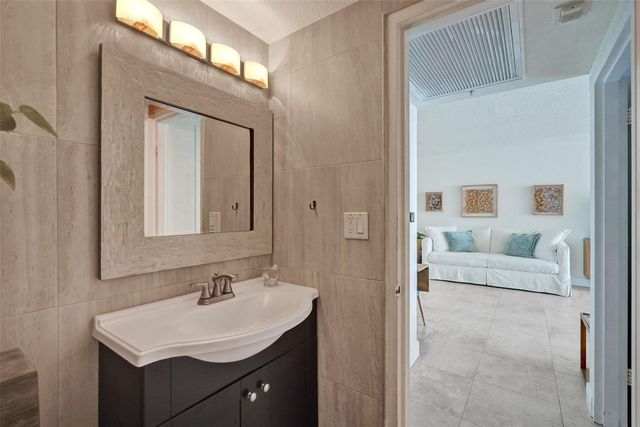 2501 S Ocean Drive 1514, Hollywood, FL 33019