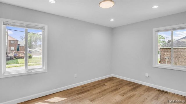 13501 Mettetal Street, Detroit, MI 48227