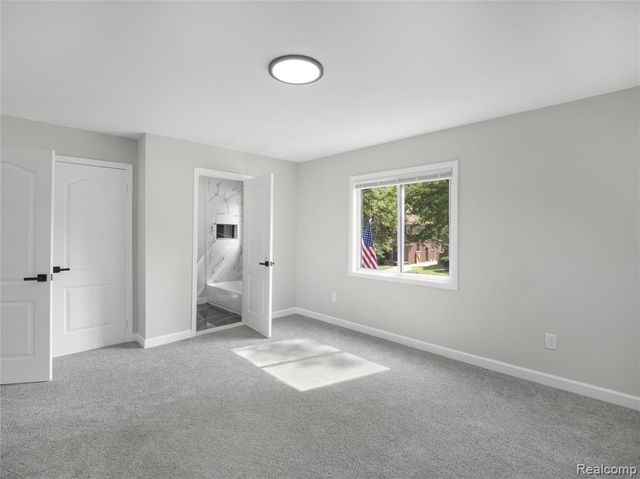 13501 Mettetal Street, Detroit, MI 48227