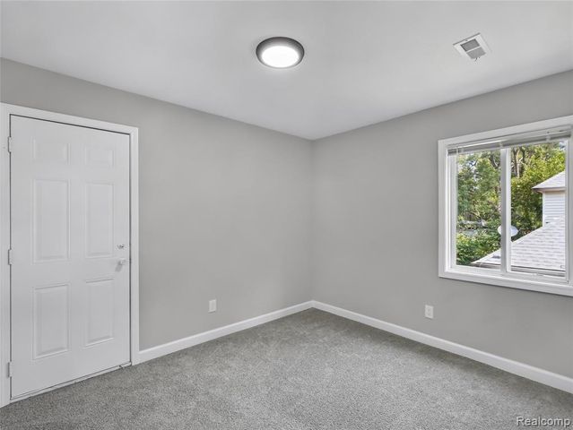 13501 Mettetal Street, Detroit, MI 48227