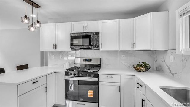 13501 Mettetal Street, Detroit, MI 48227