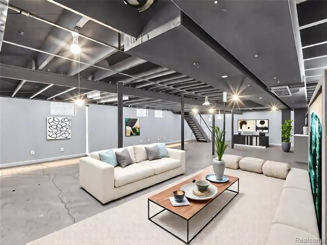 13501 Mettetal Street, Detroit, MI 48227