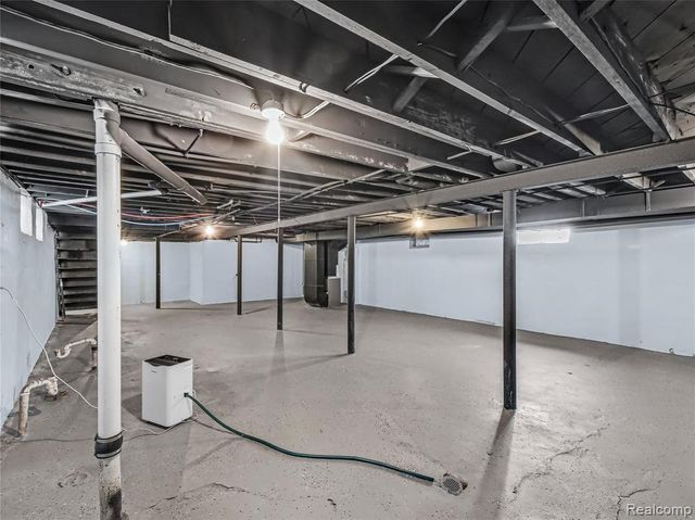 13501 Mettetal Street, Detroit, MI 48227