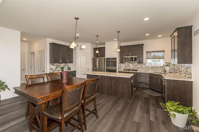 1041 Kennedy Lane, Manchester, MO 63011