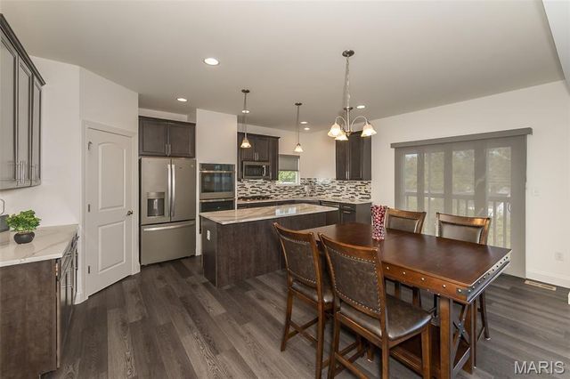 1041 Kennedy Lane, Manchester, MO 63011