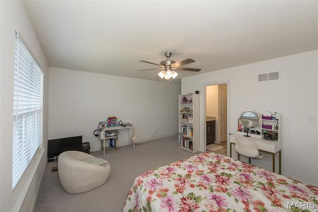 1041 Kennedy Lane, Manchester, MO 63011