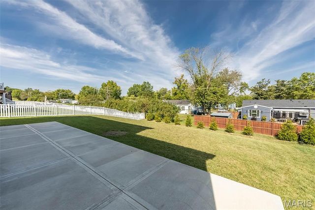 1041 Kennedy Lane, Manchester, MO 63011