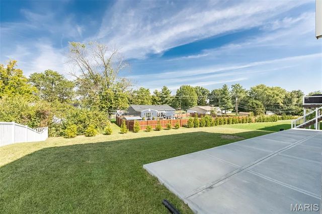 1041 Kennedy Lane, Manchester, MO 63011