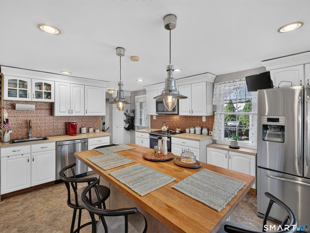 370 Calf Pen Lane, Milford, CT 06460