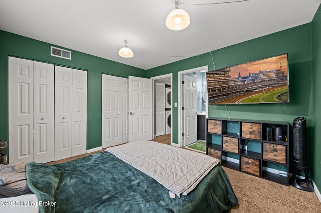 2 Lake Ave, Louisville, KY 40206