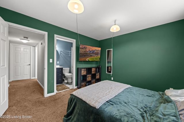 2 Lake Ave, Louisville, KY 40206