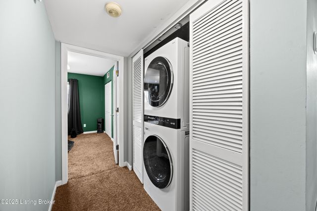 2 Lake Ave, Louisville, KY 40206