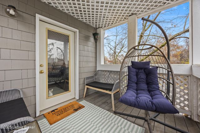 2 Lake Ave, Louisville, KY 40206