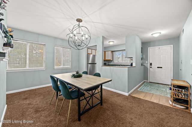 2 Lake Ave, Louisville, KY 40206