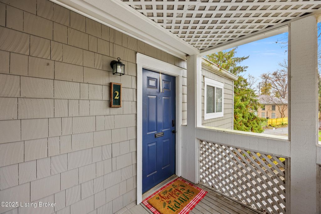 2 Lake Ave, Louisville, KY 40206