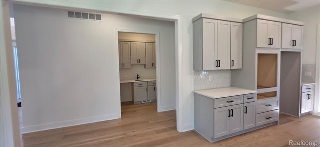 50385 Arcadia Drive, Macomb Township, MI 48042