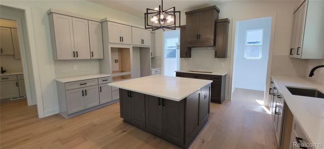 50385 Arcadia Drive, Macomb Township, MI 48042