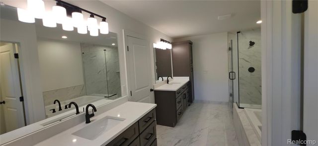50385 Arcadia Drive, Macomb Township, MI 48042