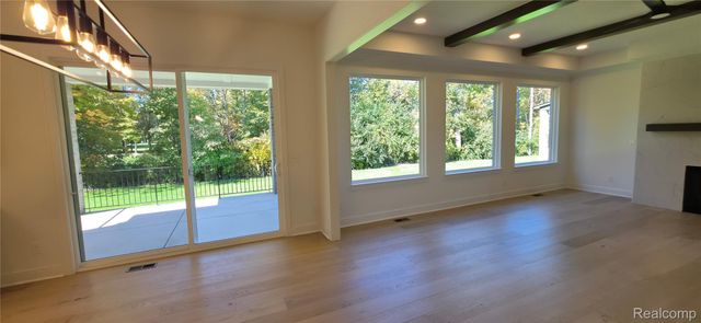 50385 Arcadia Drive, Macomb Township, MI 48042
