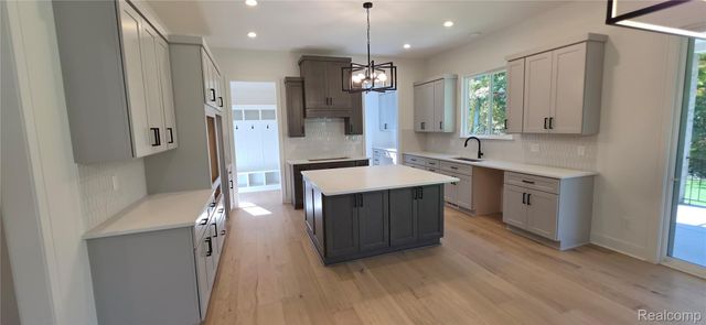 50385 Arcadia Drive, Macomb Township, MI 48042