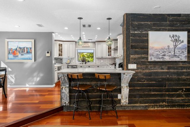 10402 OAKBROOK DRIVE, Tampa, FL 33618