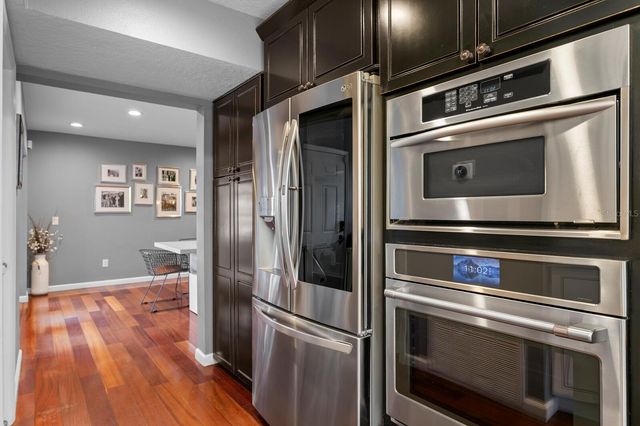 10402 OAKBROOK DRIVE, Tampa, FL 33618