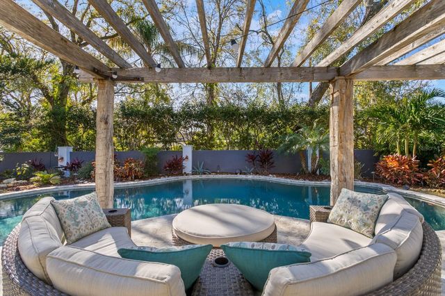 10402 OAKBROOK DRIVE, Tampa, FL 33618