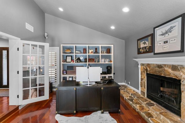 10402 OAKBROOK DRIVE, Tampa, FL 33618