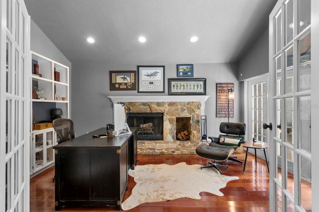 10402 OAKBROOK DRIVE, Tampa, FL 33618