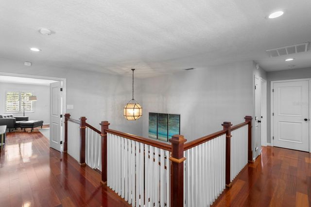 10402 OAKBROOK DRIVE, Tampa, FL 33618