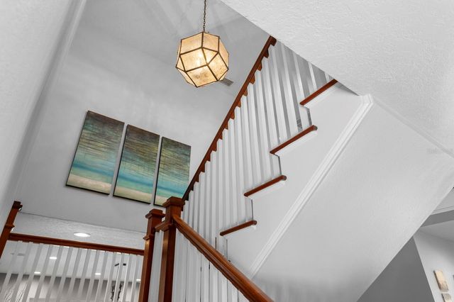 10402 OAKBROOK DRIVE, Tampa, FL 33618