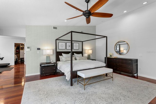 10402 OAKBROOK DRIVE, Tampa, FL 33618