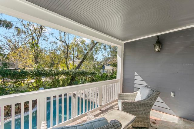 10402 OAKBROOK DRIVE, Tampa, FL 33618