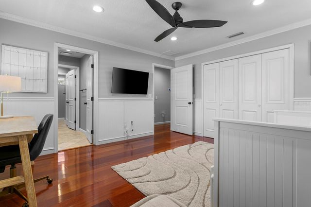 10402 OAKBROOK DRIVE, Tampa, FL 33618