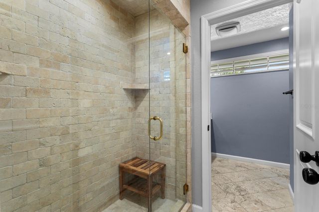 10402 OAKBROOK DRIVE, Tampa, FL 33618