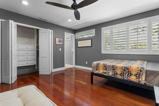 10402 OAKBROOK DRIVE, Tampa, FL 33618