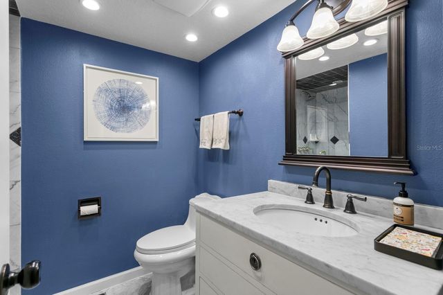 10402 OAKBROOK DRIVE, Tampa, FL 33618