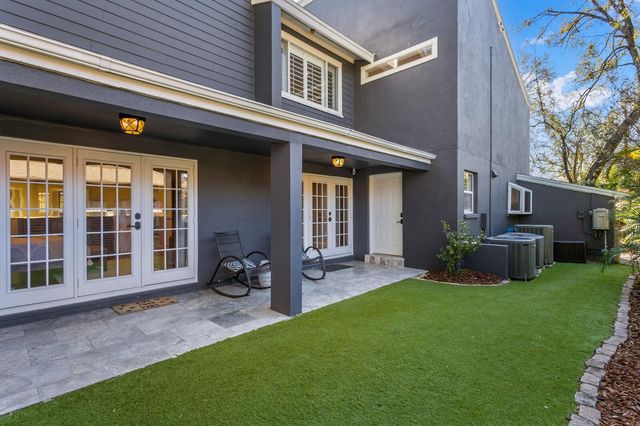 10402 OAKBROOK DRIVE, Tampa, FL 33618