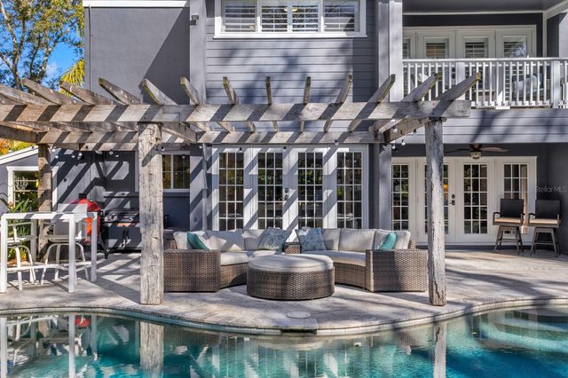 10402 OAKBROOK DRIVE, Tampa, FL 33618