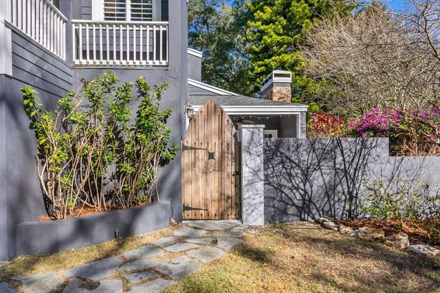 10402 OAKBROOK DRIVE, Tampa, FL 33618