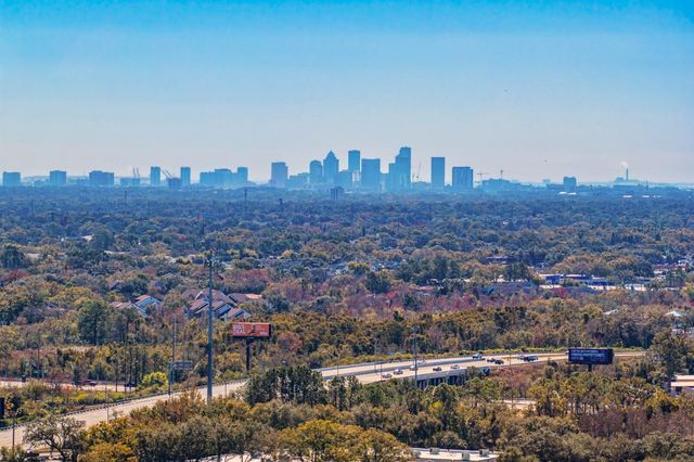 10402 OAKBROOK DRIVE, Tampa, FL 33618