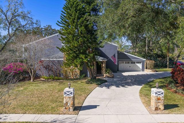 10402 OAKBROOK DRIVE, Tampa, FL 33618