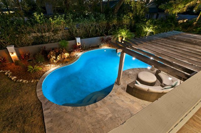 10402 OAKBROOK DRIVE, Tampa, FL 33618