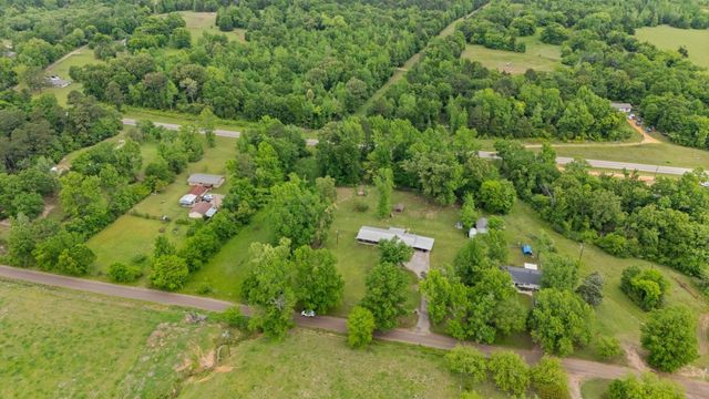 7056 Arrowwood Rd, Gilmer, TX 75644