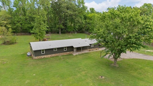 7056 Arrowwood Rd, Gilmer, TX 75644