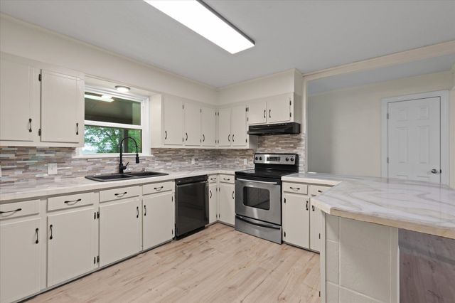 7056 Arrowwood Rd, Gilmer, TX 75644