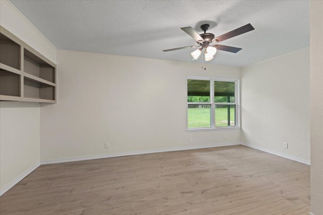 7056 Arrowwood Rd, Gilmer, TX 75644