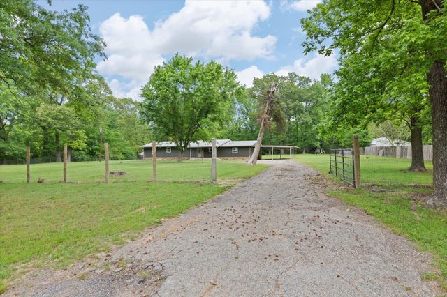 7056 Arrowwood Rd, Gilmer, TX 75644
